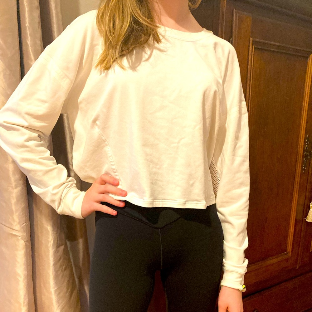 Unique Nike cropped shirt